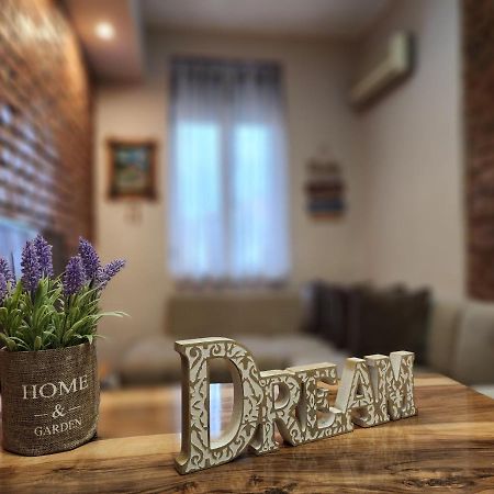 Apartamento Be My Guest Tirana Exterior foto
